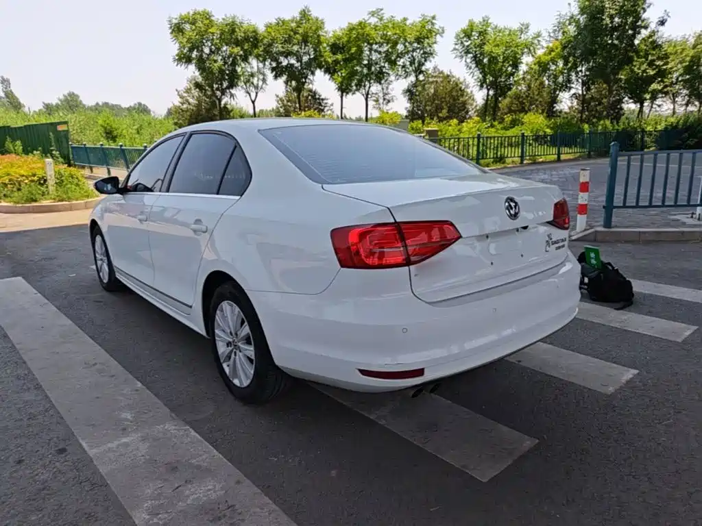 Volkswagen Sagitar 2015 230TSI Automatic Comfort