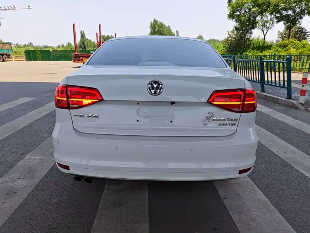 Volkswagen Sagitar 2015 230TSI Automatic Comfort