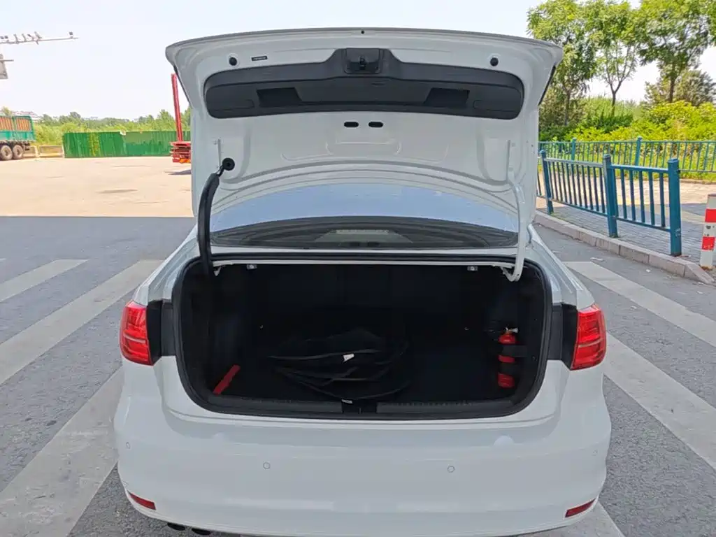 Volkswagen Sagitar 2015 230TSI Automatic Comfort