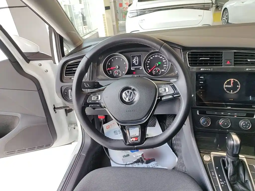 Volkswagen Golf 2020 Beloved Edition 280TSI DSG Comfort