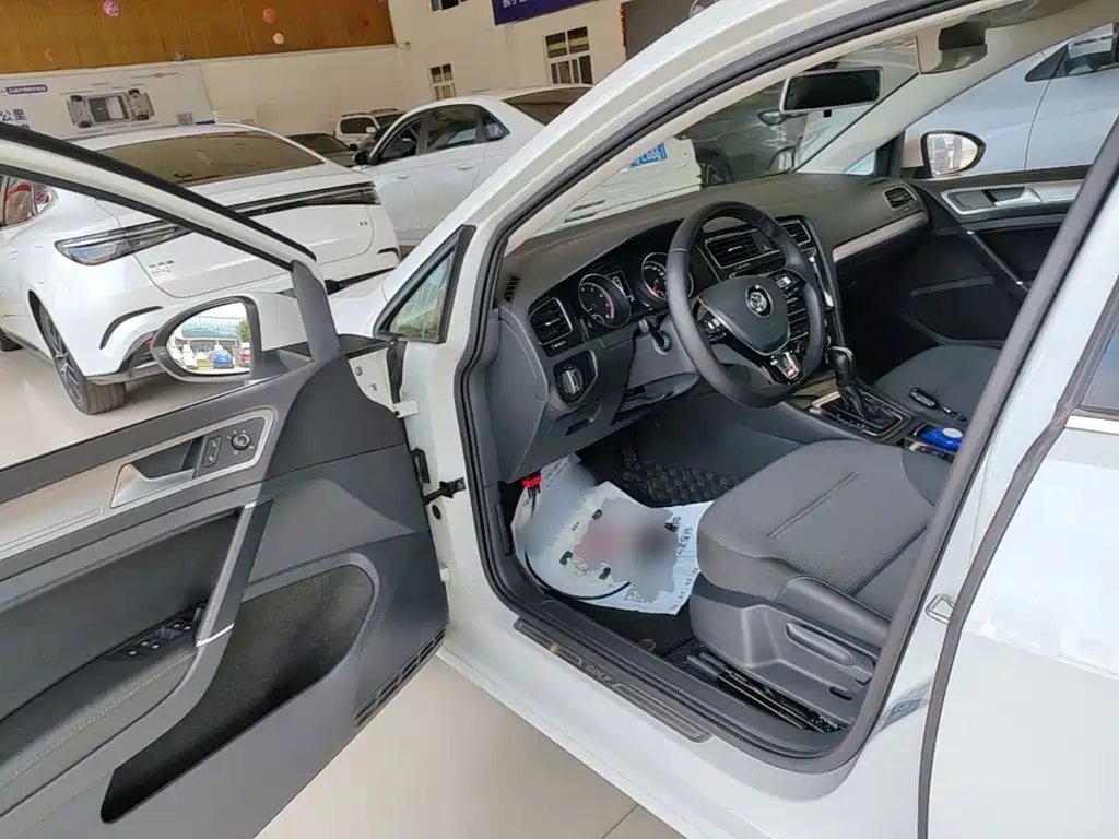Volkswagen Golf 2020 Beloved Edition 280TSI DSG Comfort