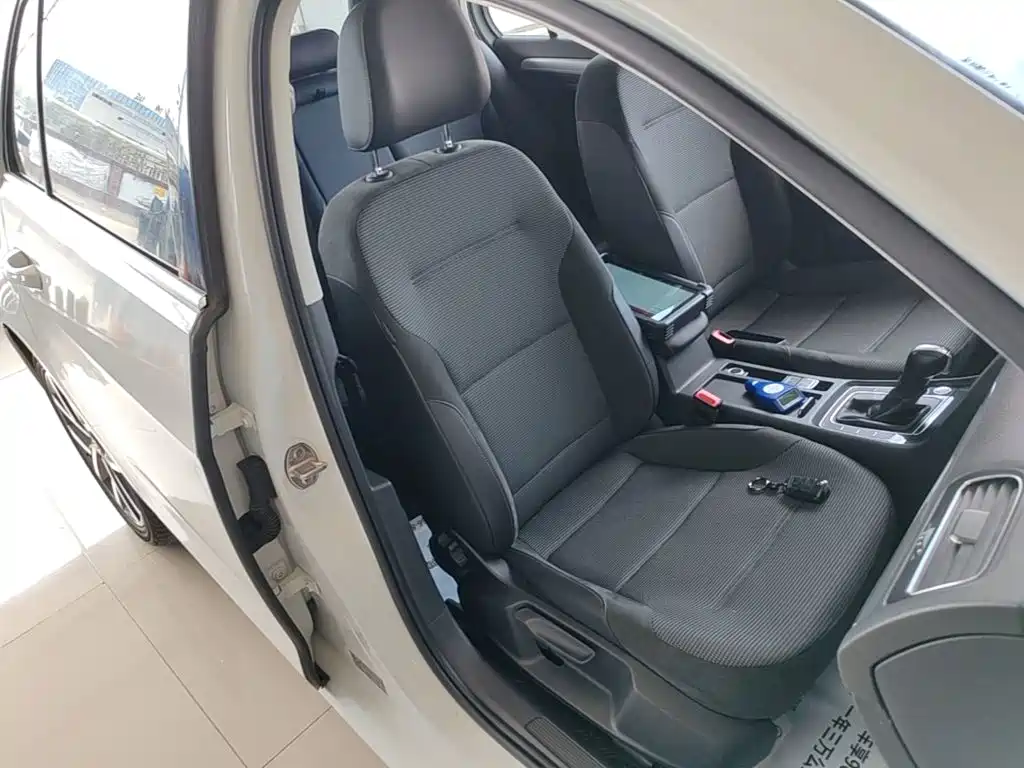 Volkswagen Golf 2020 Beloved Edition 280TSI DSG Comfort