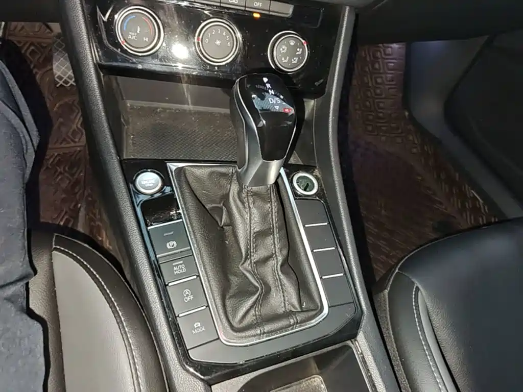 Volkswagen Sagitar 2022 280TSI DSG Surpassing Edition