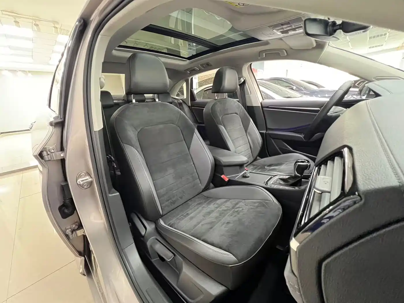 Volkswagen Sagitar 2022 280TSI DSG Excellence Edition