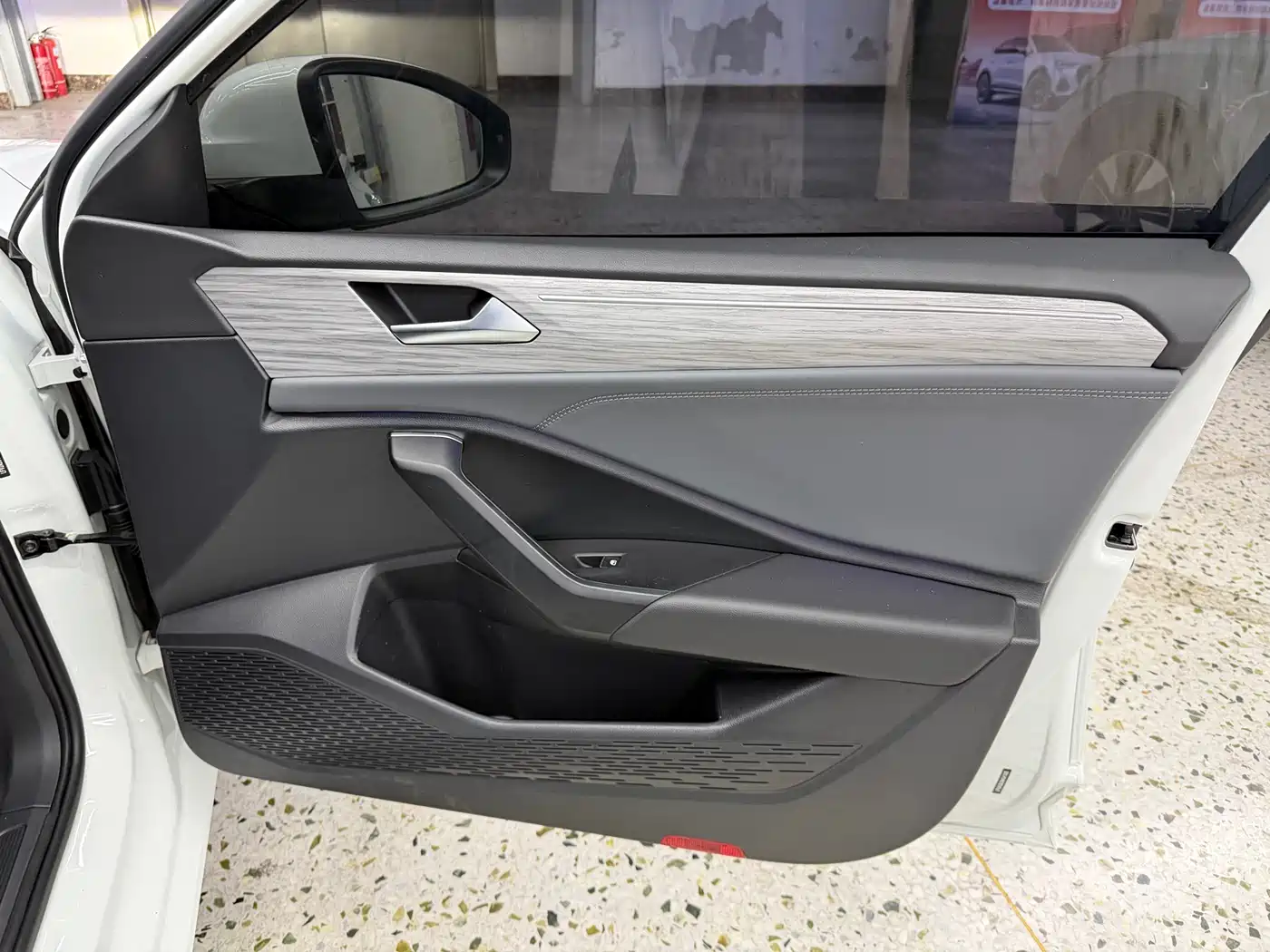 Volkswagen Sagitar 2023 Model Year 280TSI DSG Surpass Edition