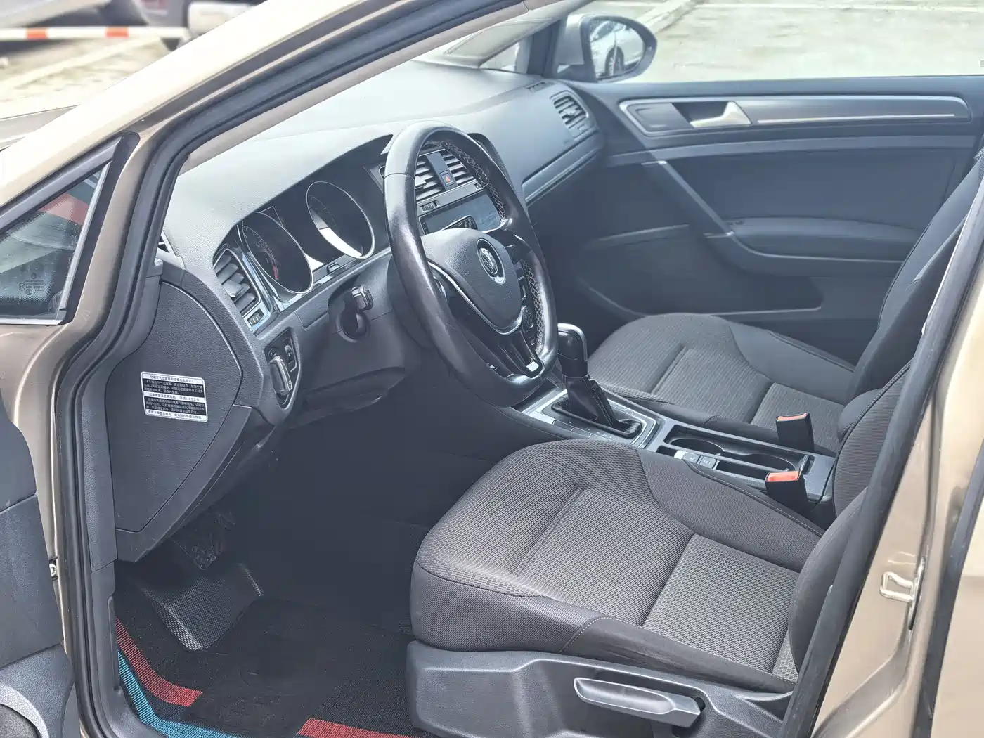 Volkswagen Golf 2017 1.6L Auto Comfort Millionth Edition