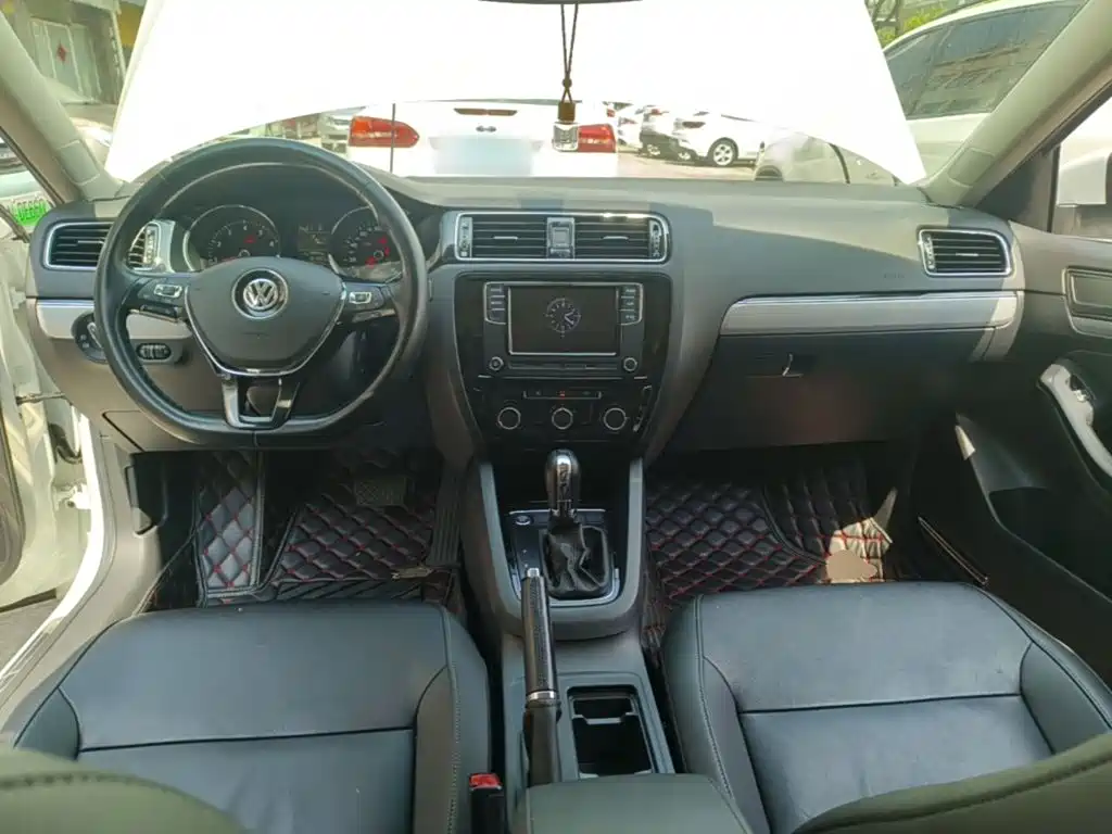 Volkswagen Sagitar 2018 1.6L Automatic Comfort