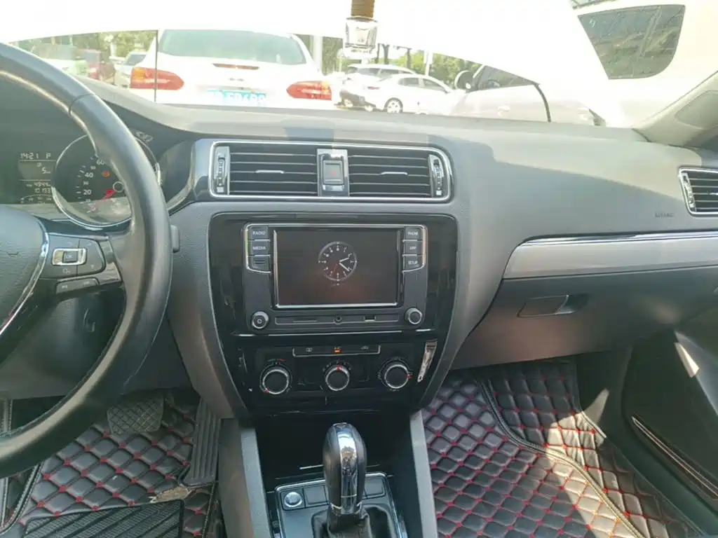 Volkswagen Sagitar 2018 1.6L Automatic Comfort