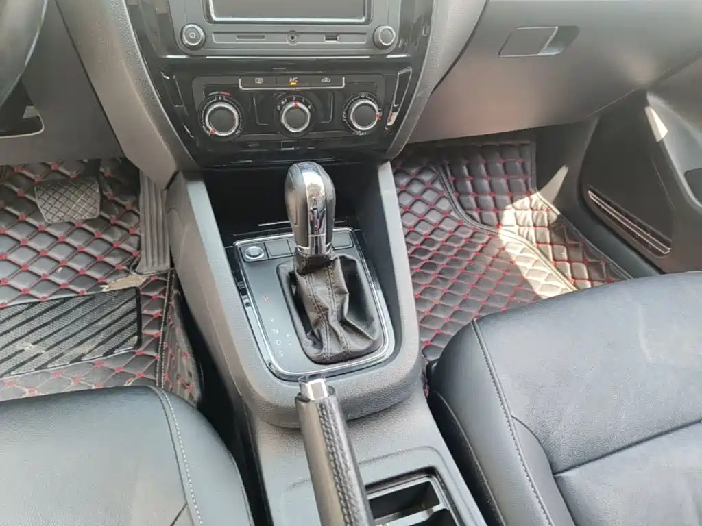 Volkswagen Sagitar 2018 1.6L Automatic Comfort