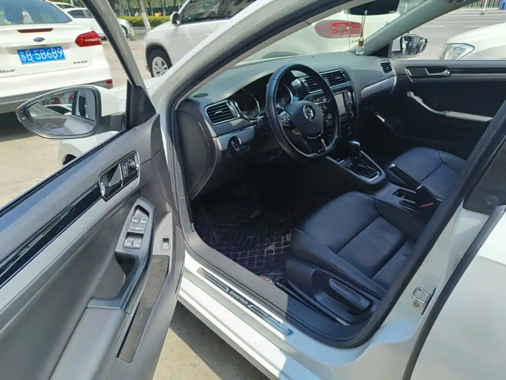 Volkswagen Sagitar 2018 1.6L Automatic Comfort