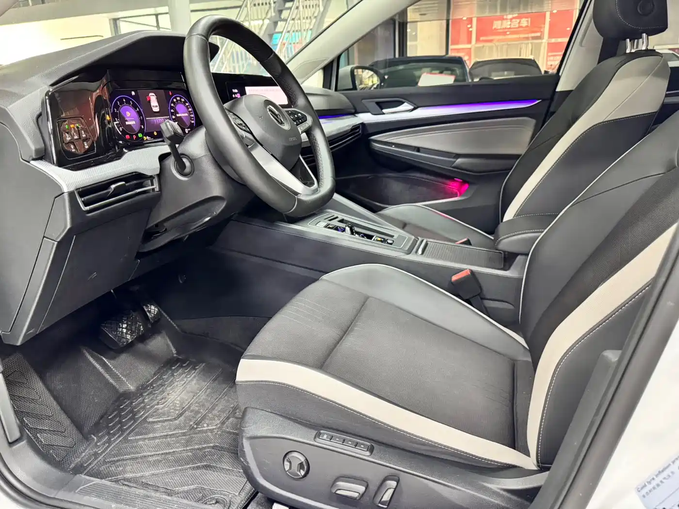 Volkswagen Golf 2023 280TSI DSG Pro 20th Anniversary Edition