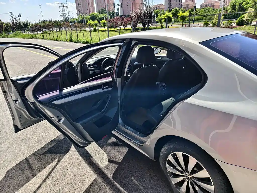 Volkswagen Sagitar 2018 280TSI DSG Comfort