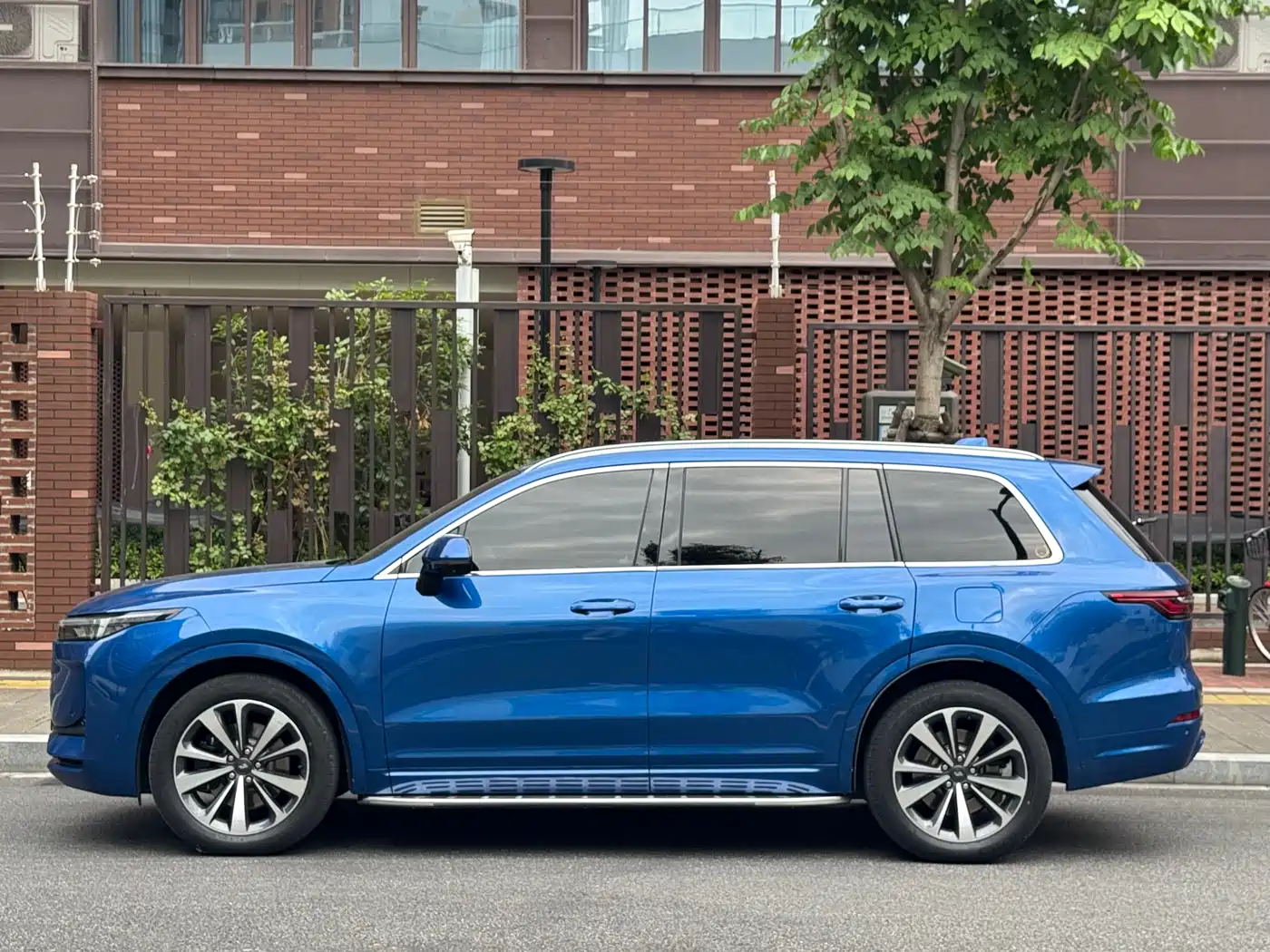 Li Auto Li ONE 2020 Extended Range 6-seater