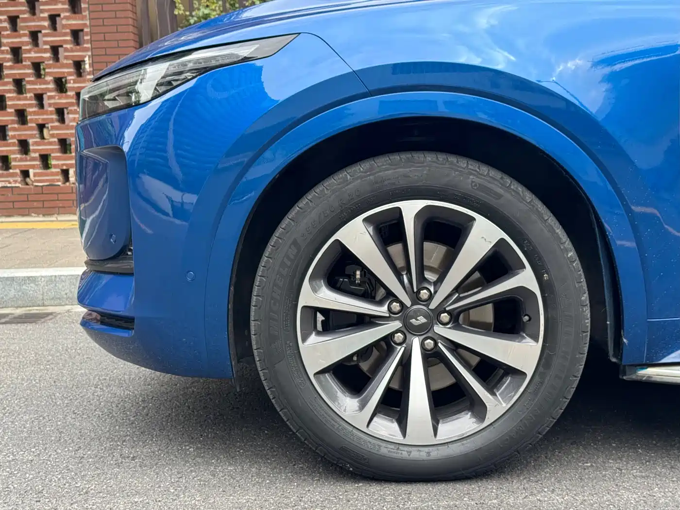 Li Auto Li ONE 2020 Extended Range 6-seater