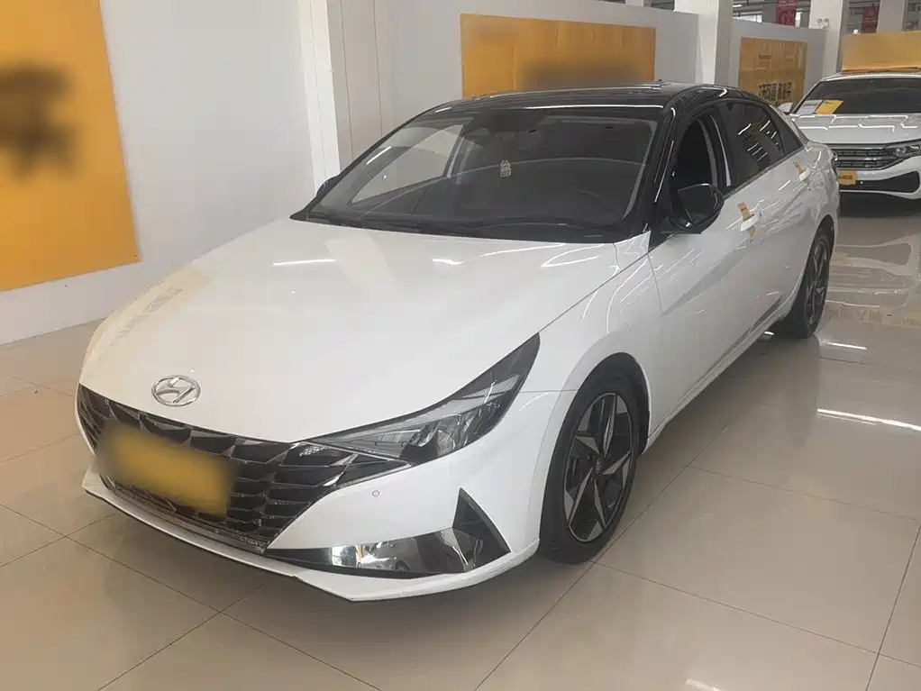 Hyundai Elantra 2022 1.5L CVT LUX Premium Edition