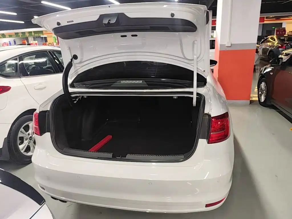 Volkswagen Sagitar 2017 230TSI Automatic Comfort