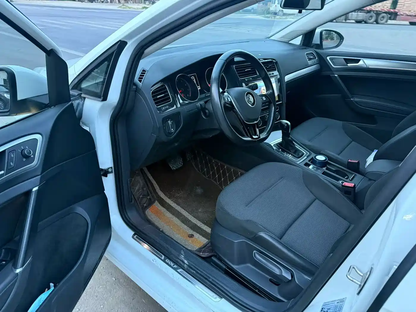 Volkswagen Golf 2018 1.6L Automatic Comfort