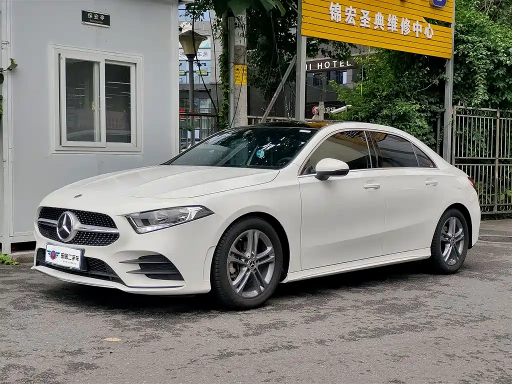 Mercedes-Benz Mercedes-Benz A-Class 2021 Facelift A 180 L Sport Sedan