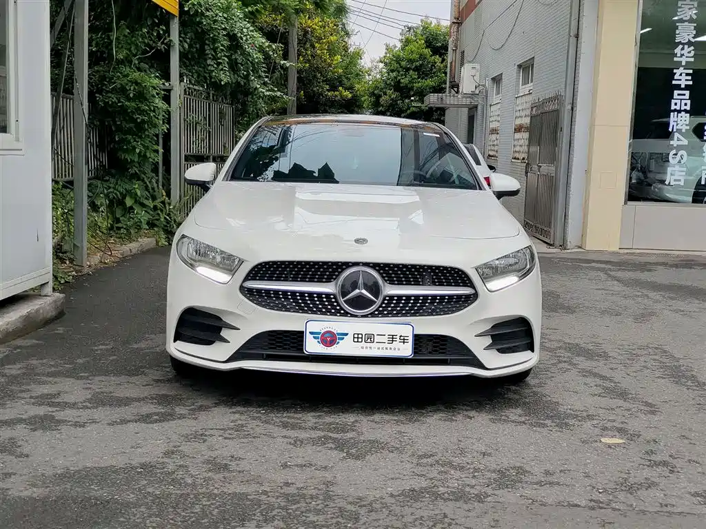 Mercedes-Benz Mercedes-Benz A-Class 2021 Facelift A 180 L Sport Sedan