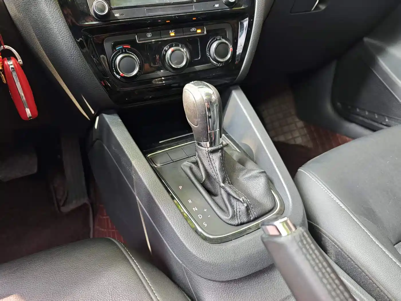 Volkswagen Sagitar 2015 230TSI Automatic Comfort