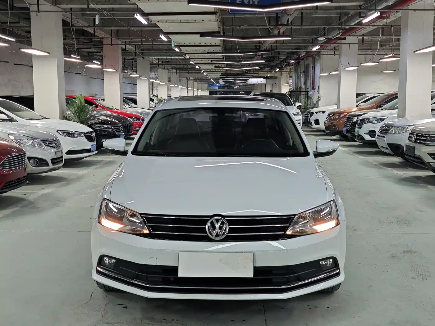 Volkswagen Sagitar 2018 180TSI DSG Premium Edition
