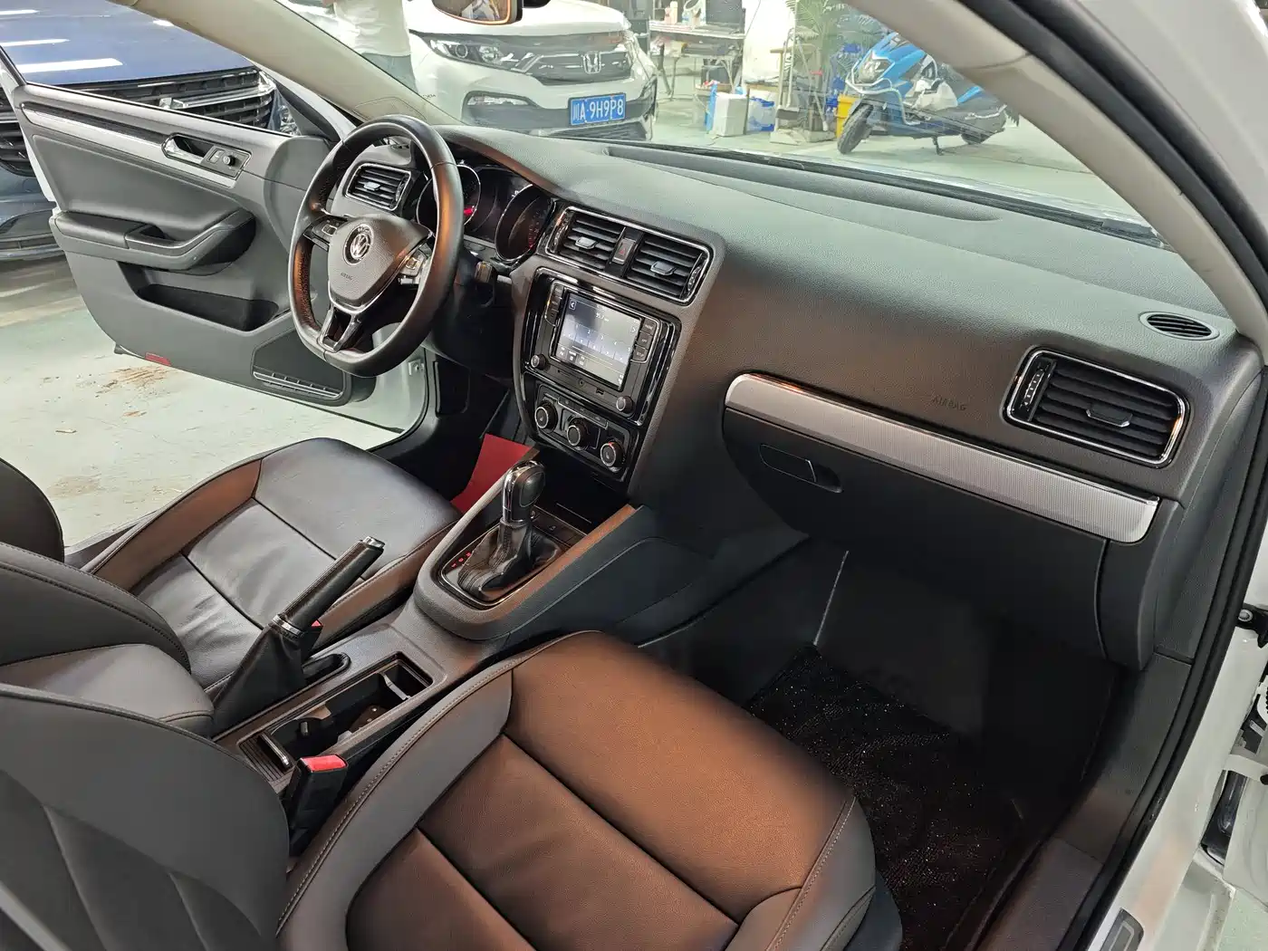 Volkswagen Sagitar 2018 180TSI DSG Premium Edition