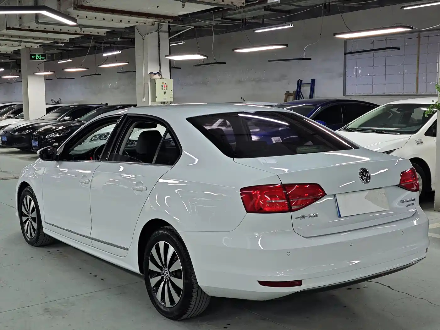 Volkswagen Sagitar 2018 180TSI DSG Premium Edition