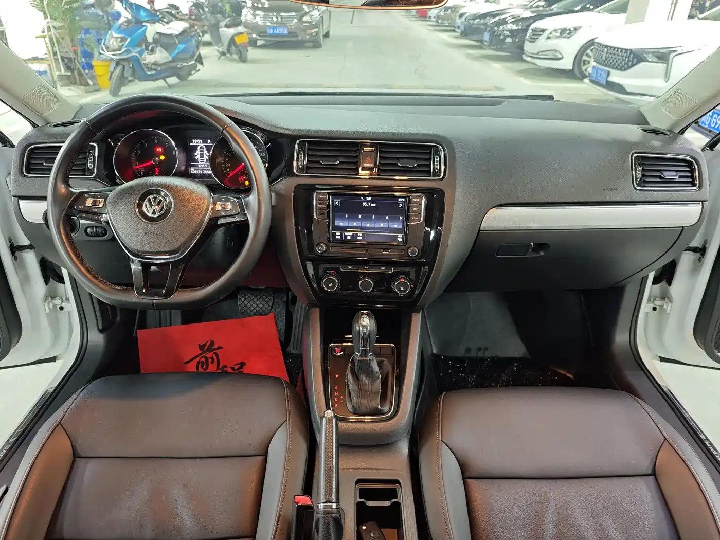Volkswagen Sagitar 2018 180TSI DSG Premium Edition