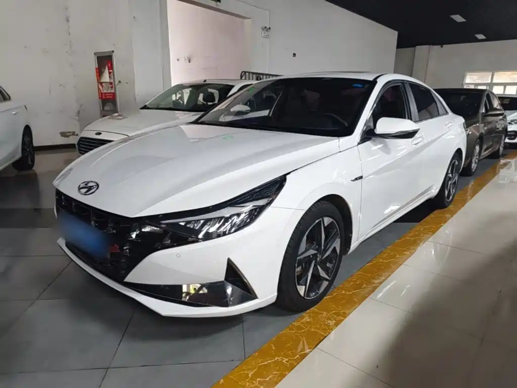 Hyundai Elantra 2022 240TGDi DCT LUX Premium Edition