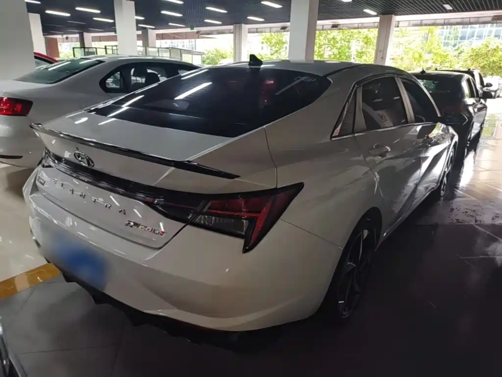 Hyundai Elantra 2022 240TGDi DCT LUX Premium Edition
