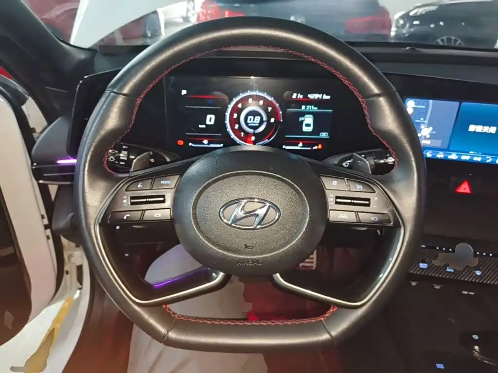 Hyundai Elantra 2022 240TGDi DCT LUX Premium Edition