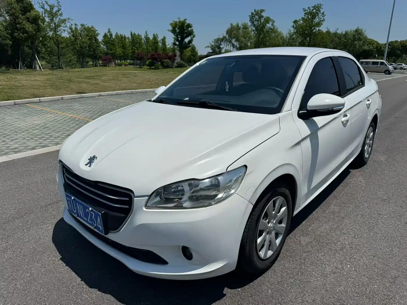 Peugeot Peugeot 301 2016 1.6L Manual Comfort Edition