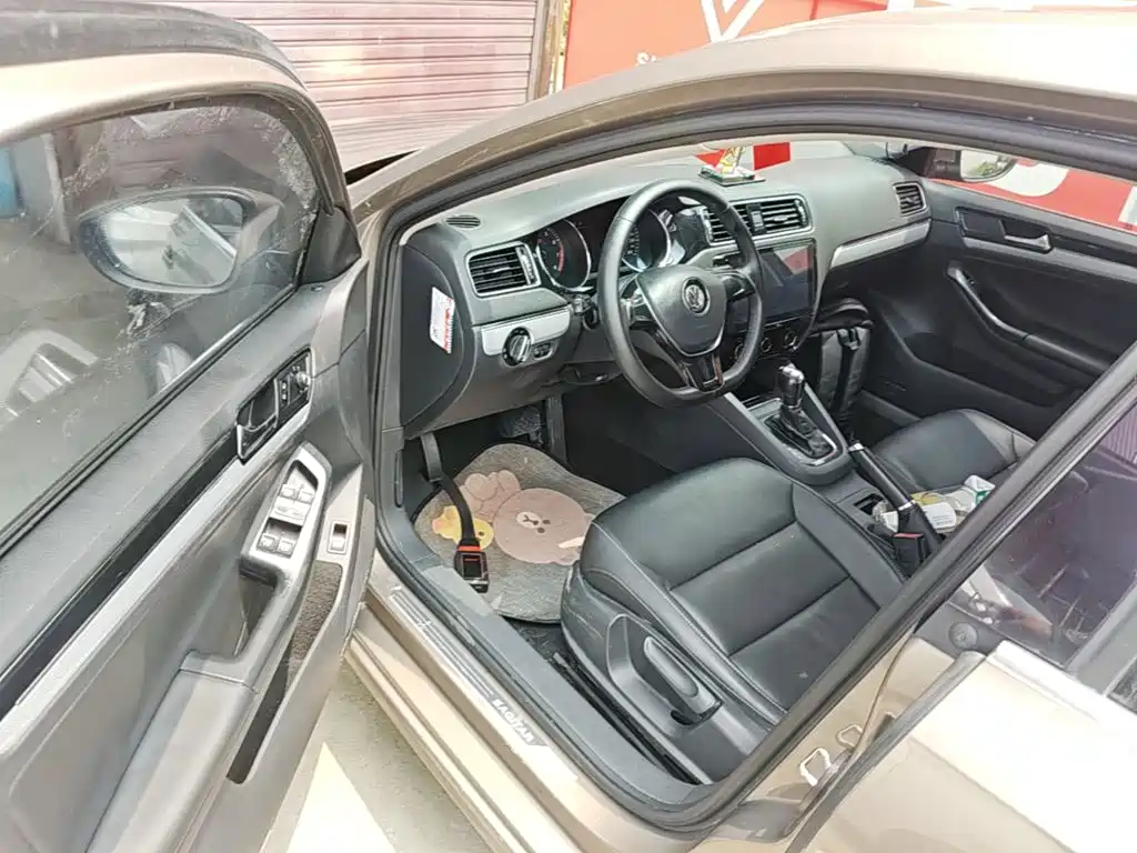 Volkswagen Sagitar 2015 230TSI Automatic Comfort