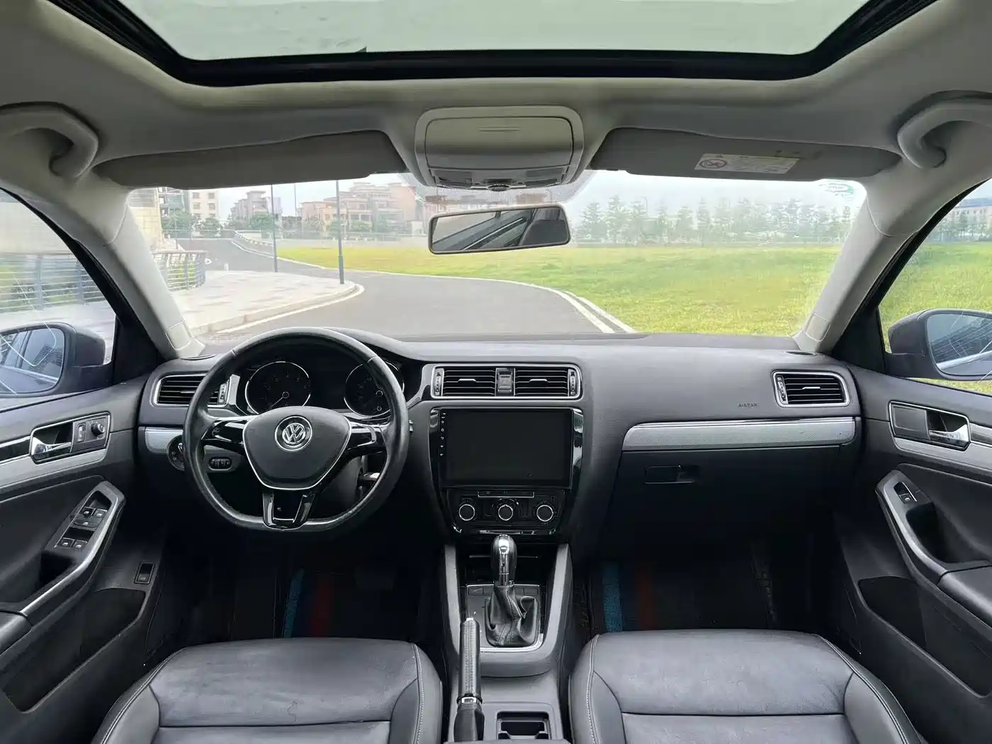 Volkswagen Sagitar 2015 230TSI Automatic Comfort