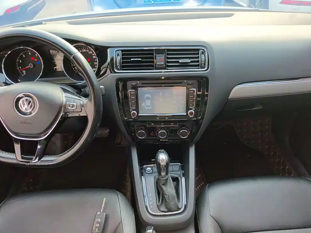 Volkswagen Sagitar 2017 1.6L Automatic Comfort