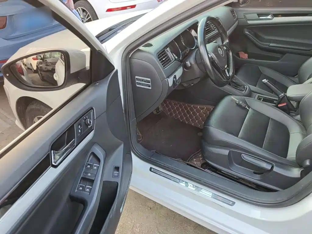 Volkswagen Sagitar 2017 1.6L Automatic Comfort