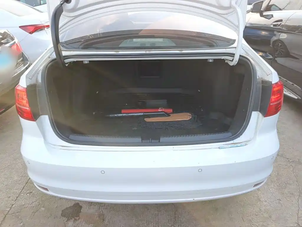 Volkswagen Sagitar 2017 1.6L Automatic Comfort