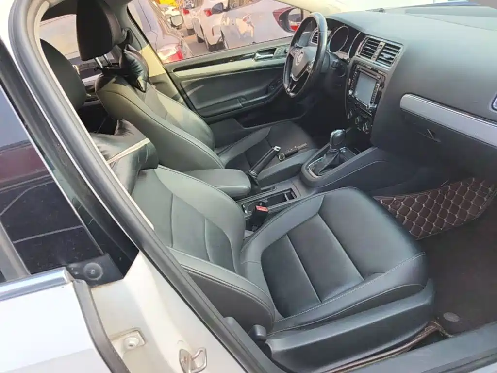 Volkswagen Sagitar 2017 1.6L Automatic Comfort
