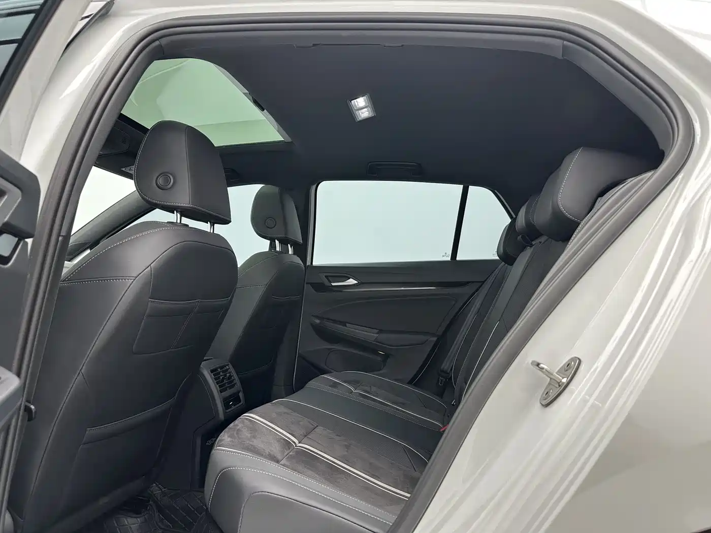 Volkswagen Golf 2023 280TSI DSG R-Line Lite