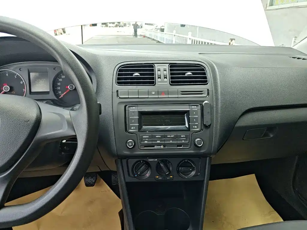 Volkswagen Polo 2016 1.4L Manual Trend