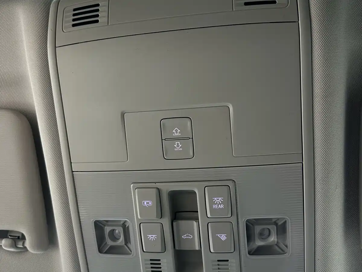 Volkswagen Sagitar 2023 Model Year 280TSI DSG Surpass Edition