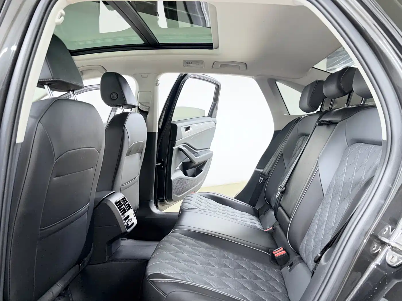 Volkswagen Sagitar 2023 280TSI DSG Surpass Plus Edition