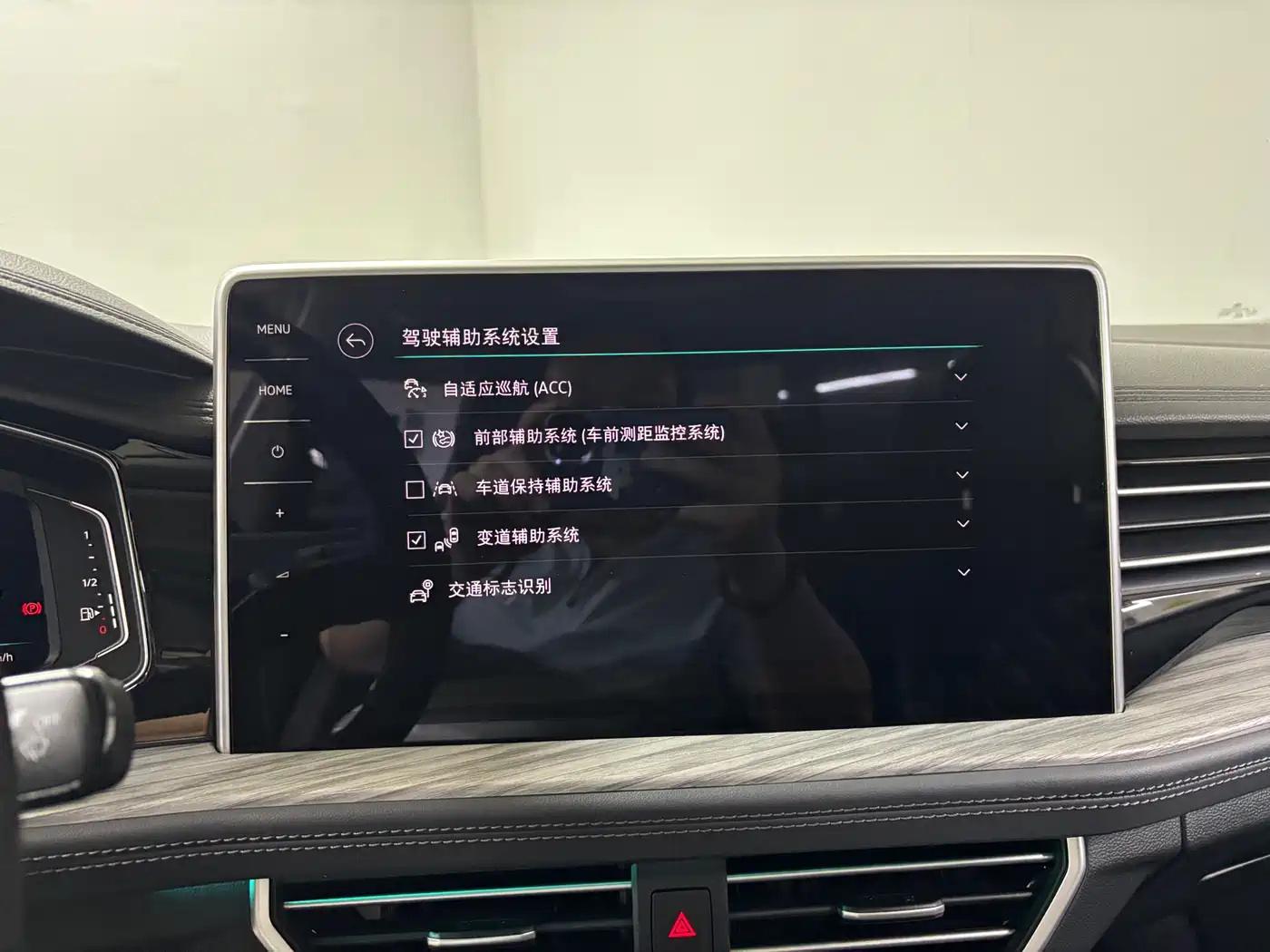 Volkswagen Sagitar 2023 280TSI DSG Surpass Plus Edition
