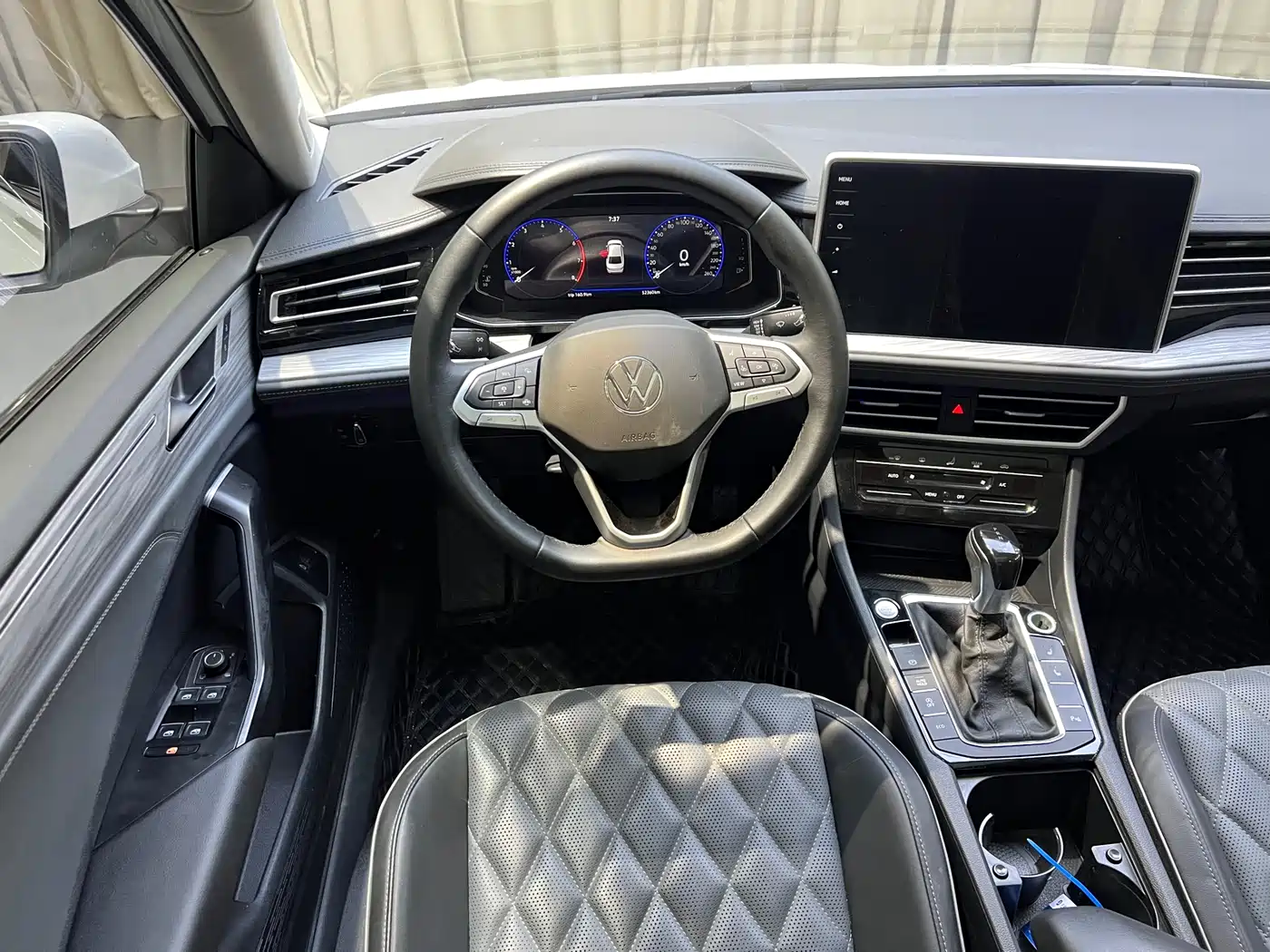 Volkswagen Sagitar 2023 280TSI DSG Surpass Plus Edition