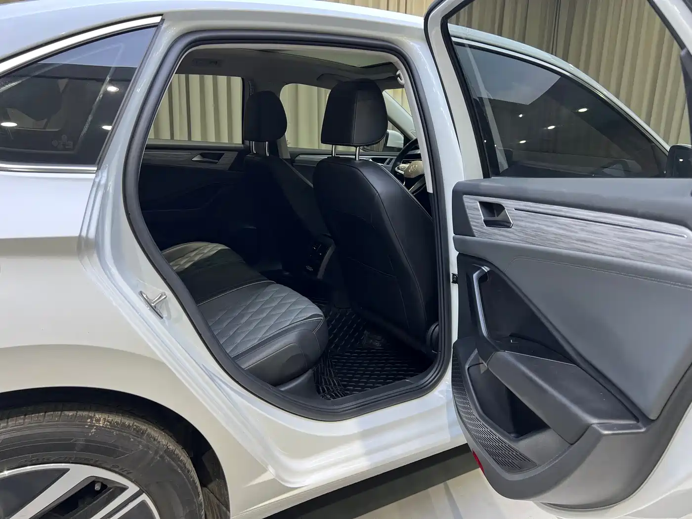Volkswagen Sagitar 2023 280TSI DSG Surpass Plus Edition
