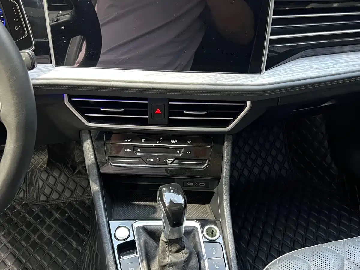 Volkswagen Sagitar 2023 280TSI DSG Surpass Plus Edition