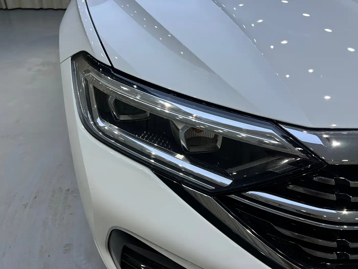 Volkswagen Sagitar 2023 280TSI DSG Surpass Plus Edition