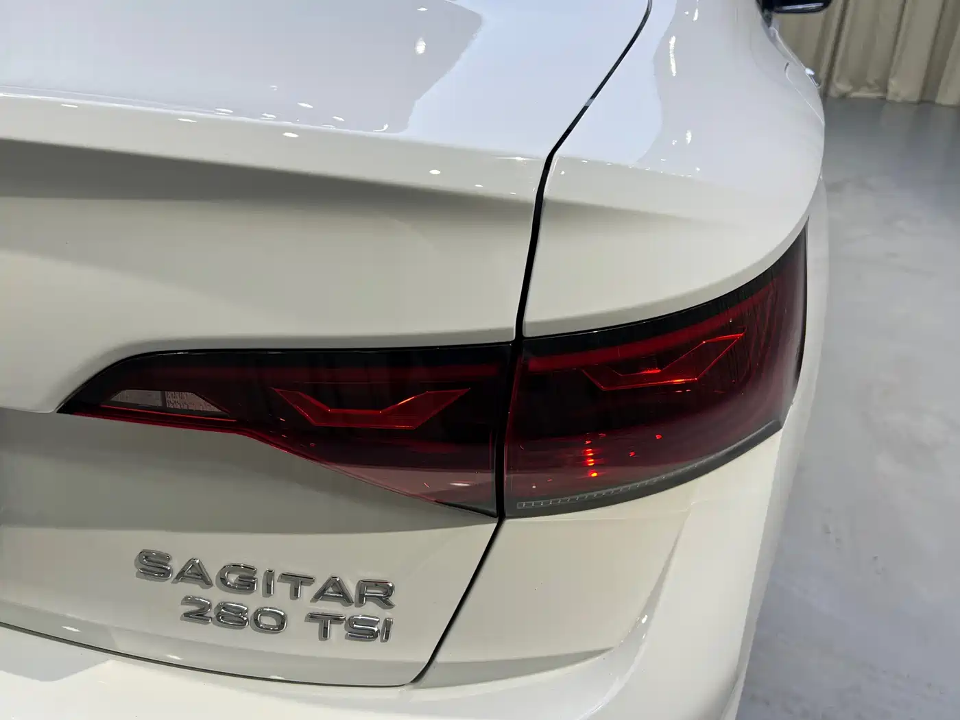 Volkswagen Sagitar 2023 280TSI DSG Surpass Plus Edition
