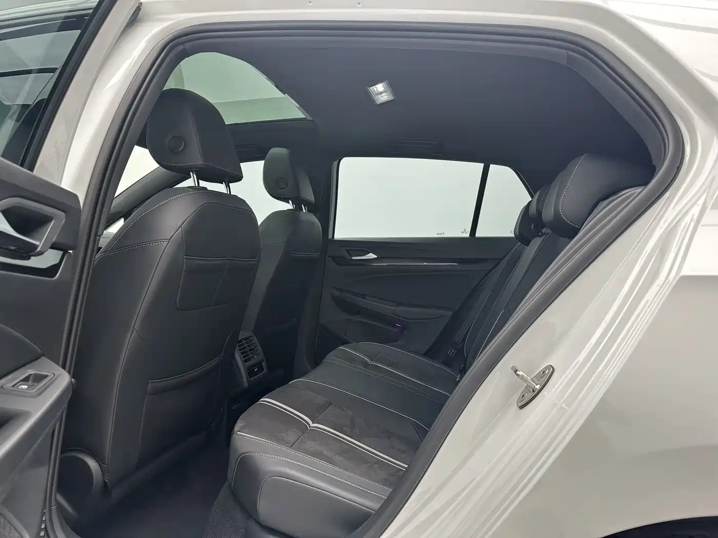 Volkswagen Golf 2023 280TSI DSG R-Line Lite