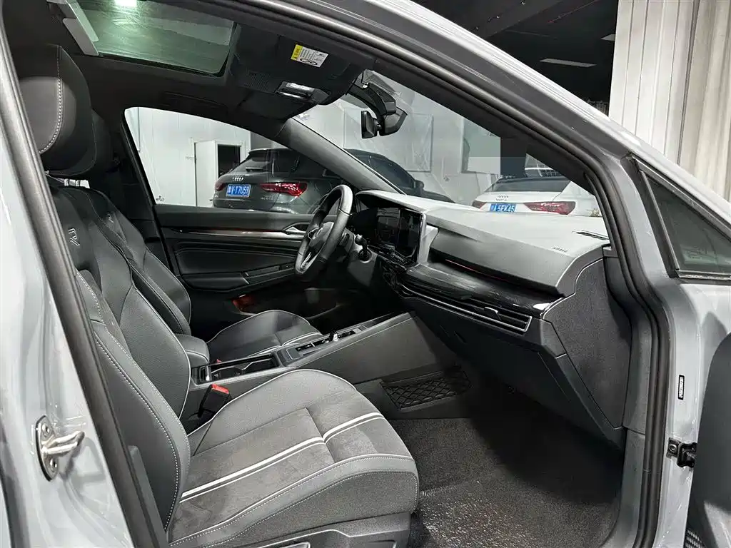 Volkswagen Golf 2023 280TSI DSG R-Line Lite